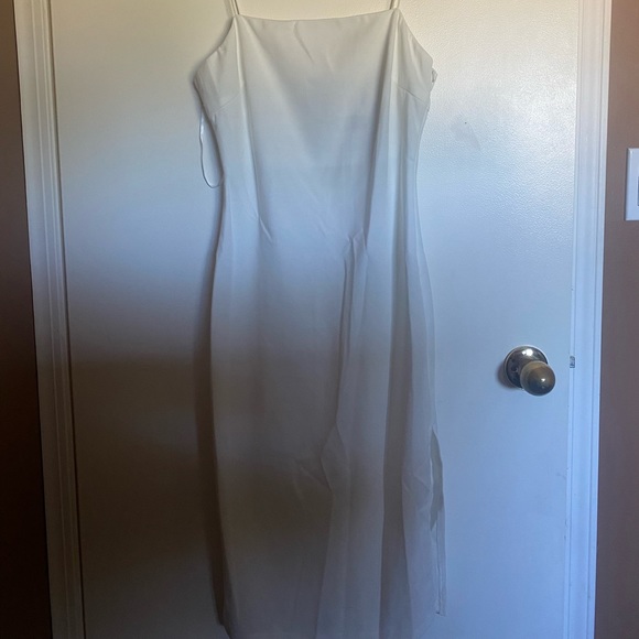 Princess Polly Kiana midi dress in white. Size 8 - Picture 4 of 4